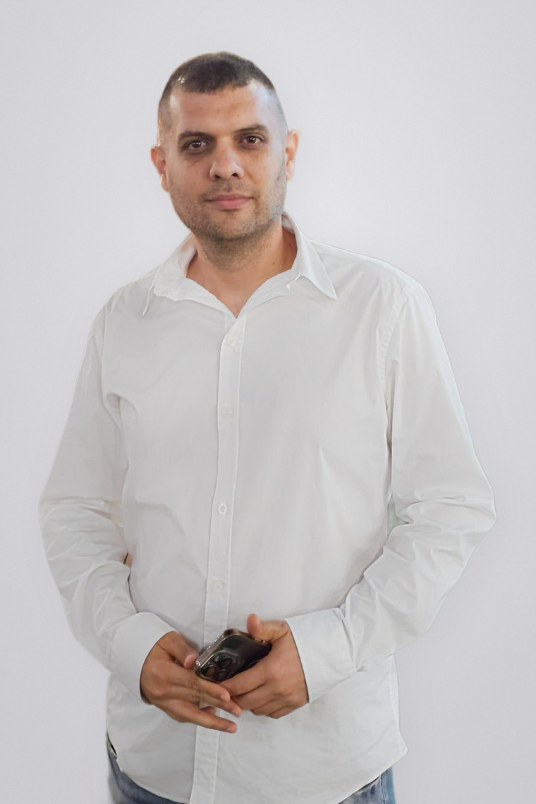 אורי אמריו