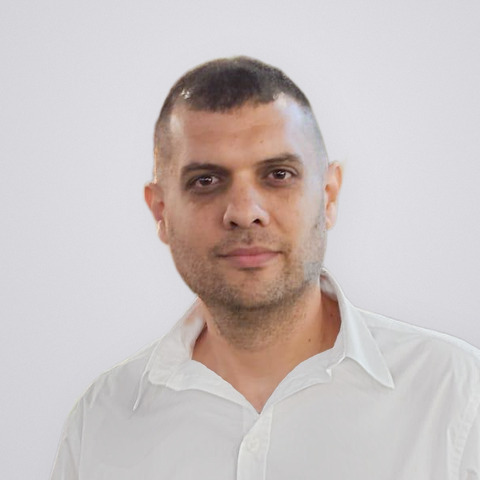 אורי אמריו